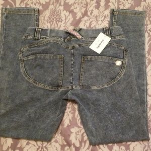 NWT booty lifting jeggings